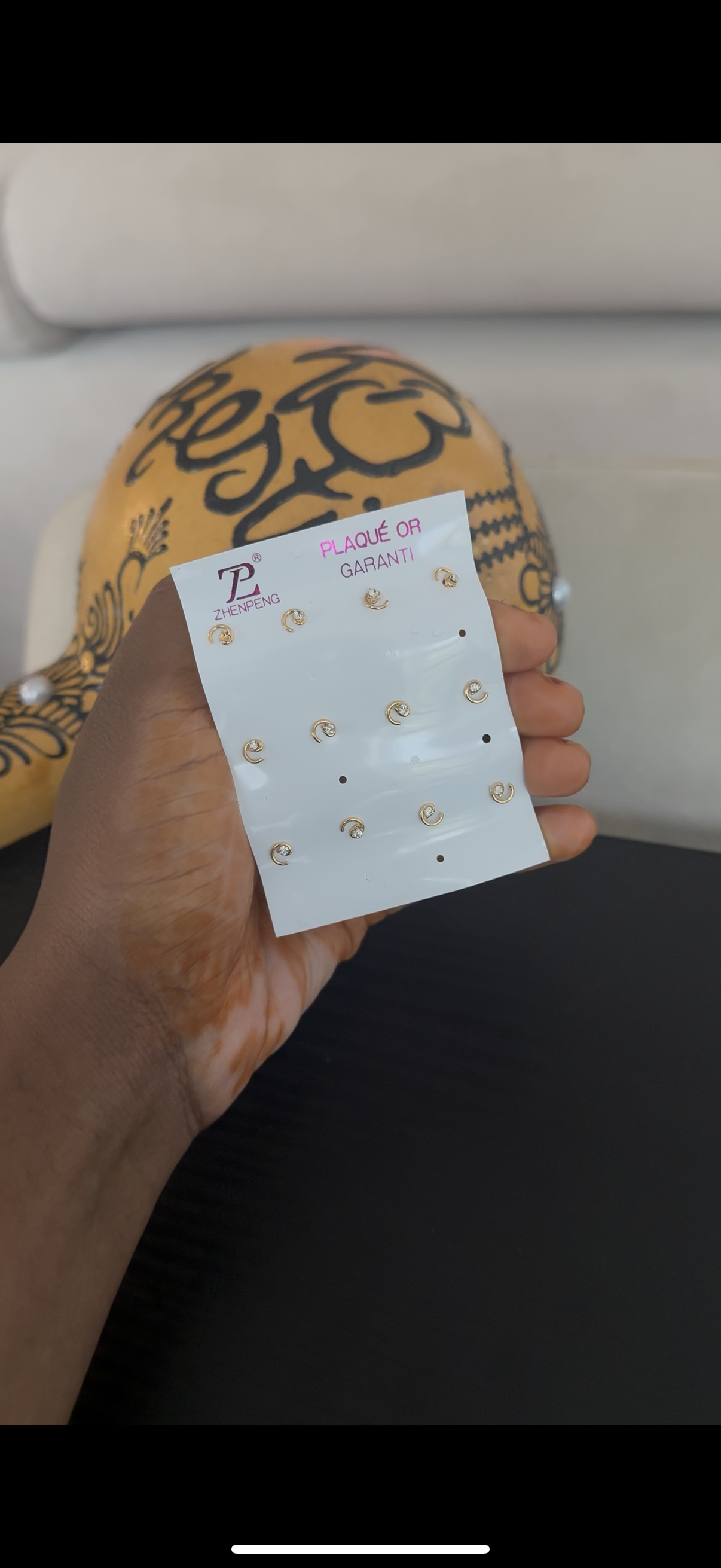 Piercing ou boucles d’oreilles